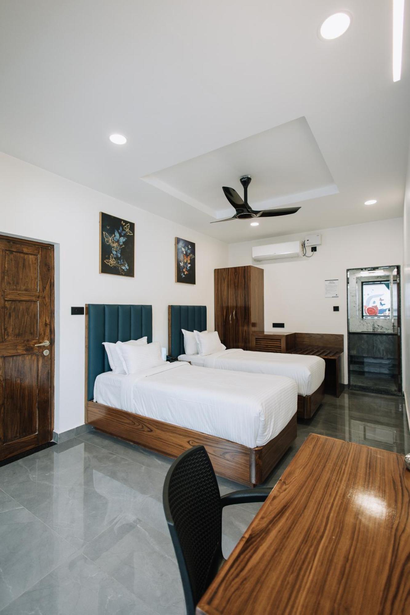 Anjuna Blue Resort Екстериор снимка