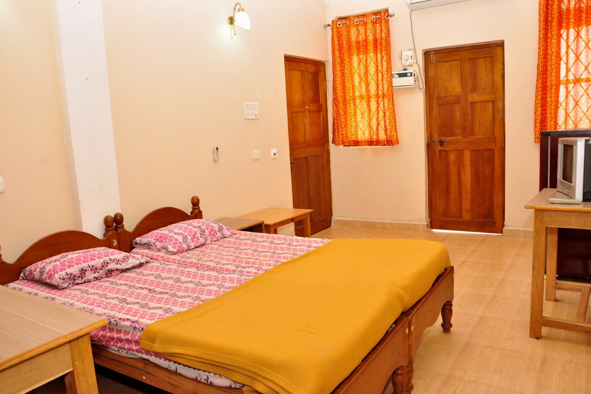 Anjuna Blue Resort Екстериор снимка