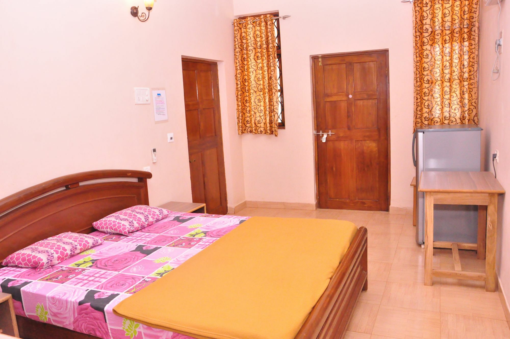 Anjuna Blue Resort Екстериор снимка